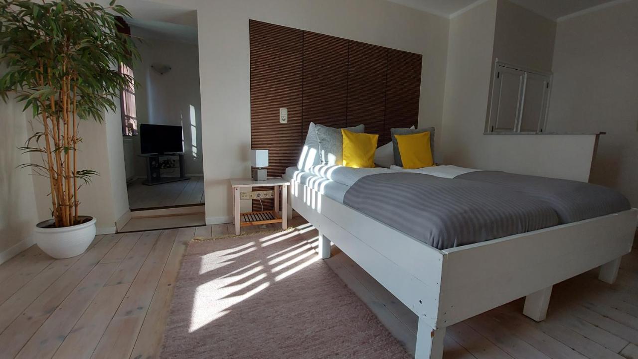 אלט שוורין Hotelpension Pfarrhaus מראה חיצוני תמונה