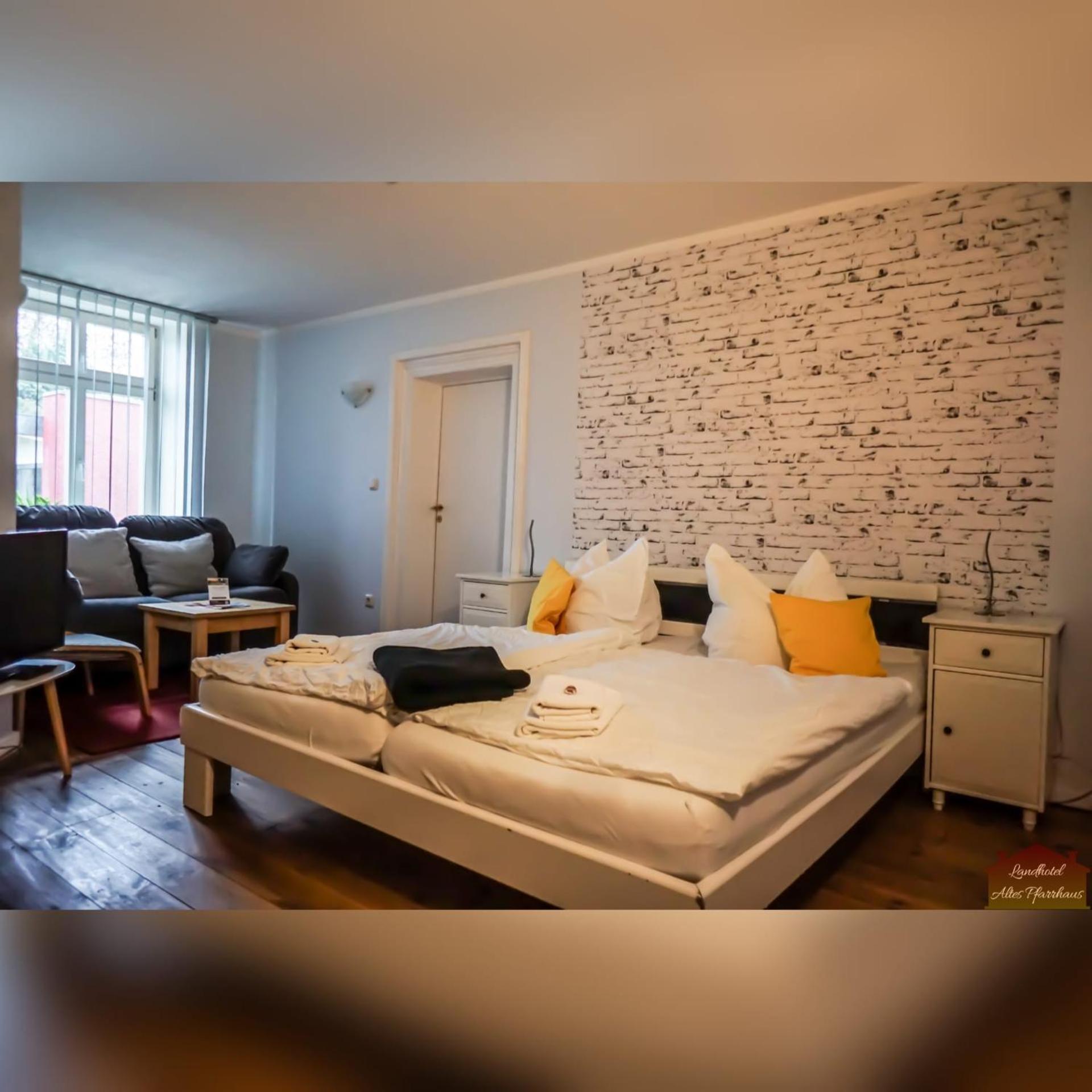 אלט שוורין Hotelpension Pfarrhaus מראה חיצוני תמונה