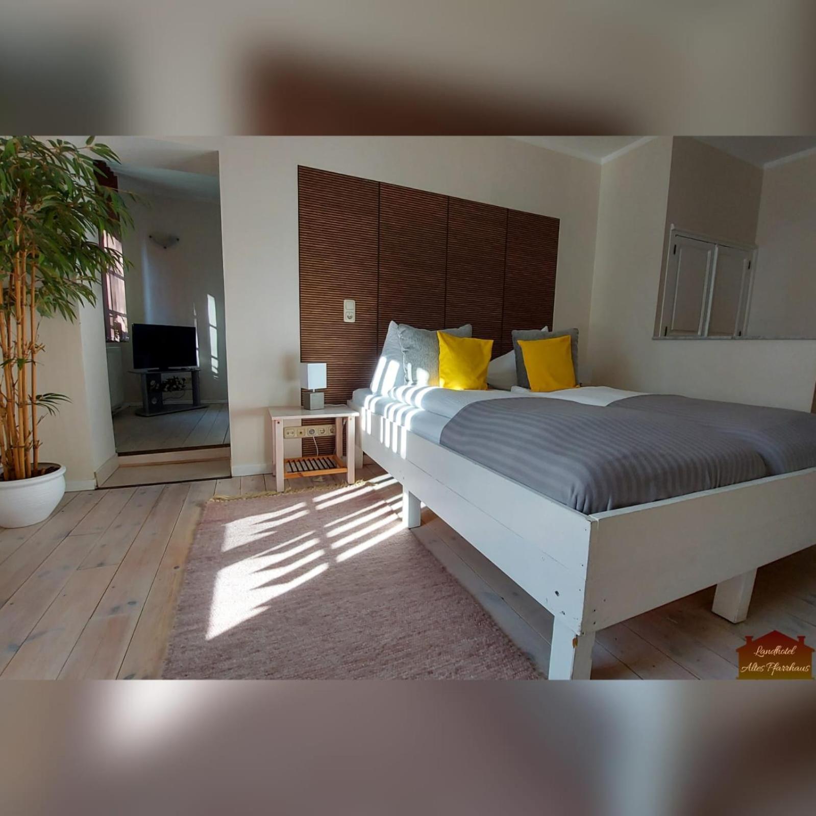 אלט שוורין Hotelpension Pfarrhaus מראה חיצוני תמונה
